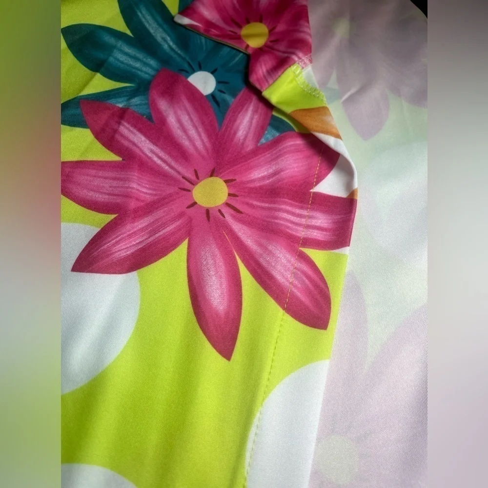 Vibrant Tropical Print Matching Shorts Shirt and Bikini Swimsuit Coverup. - Picture 10 of 14